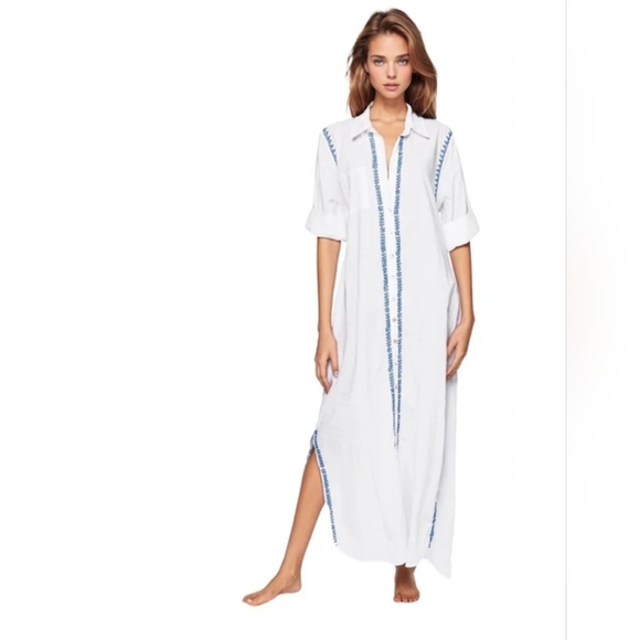 Daughters of India Dresses & Skirts - Daughters of India White and Blue Long Sleeve Dress